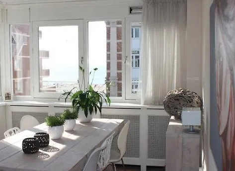 Beautiful Seaview Appartment At Scheveningen Beach!